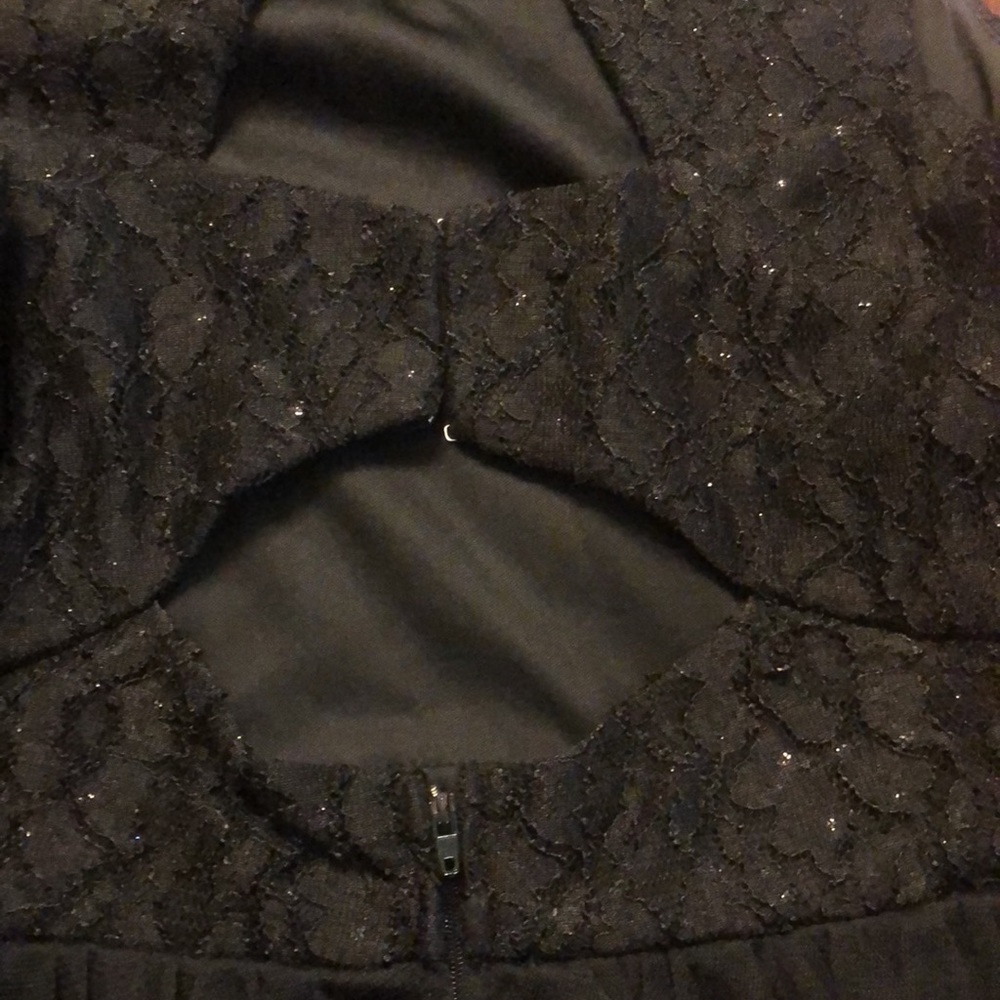 Dress - Picture 8 of 9